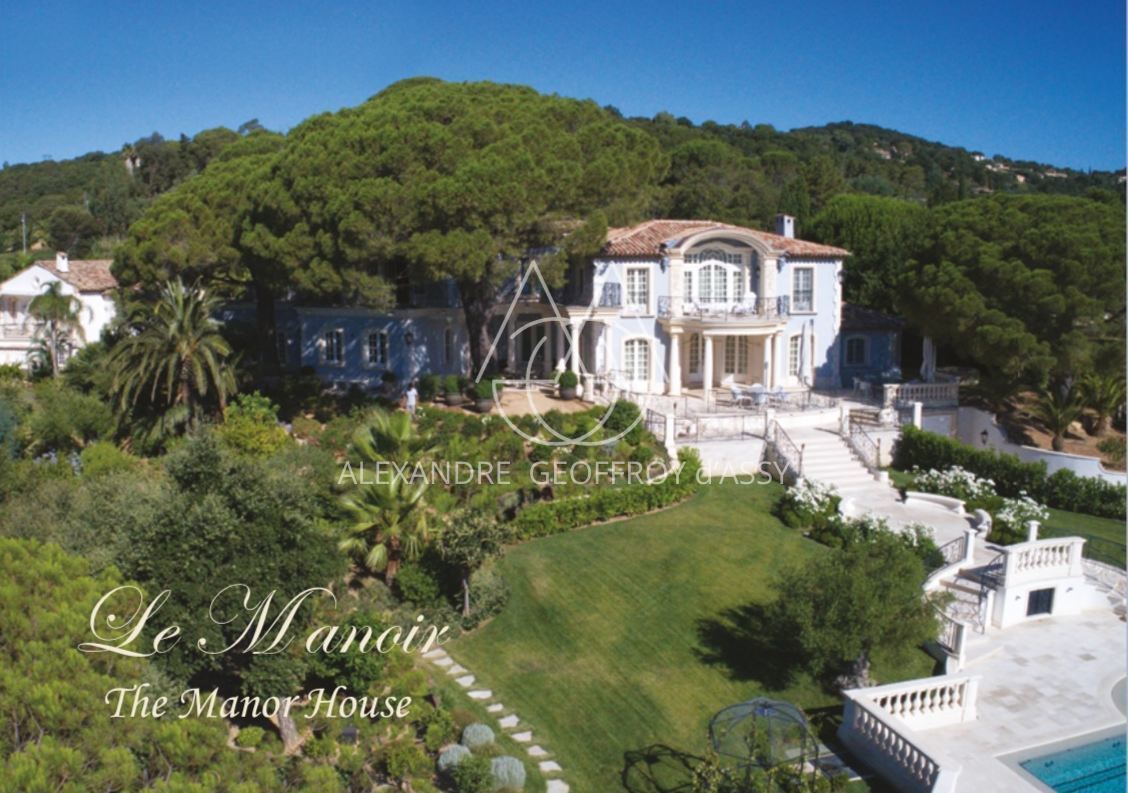 FABULEUX MANOIR FRONT DE MER A GRIMAUD