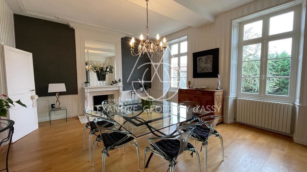 Château XIX° à vendre à 10 minutes du centre d'Angoulême