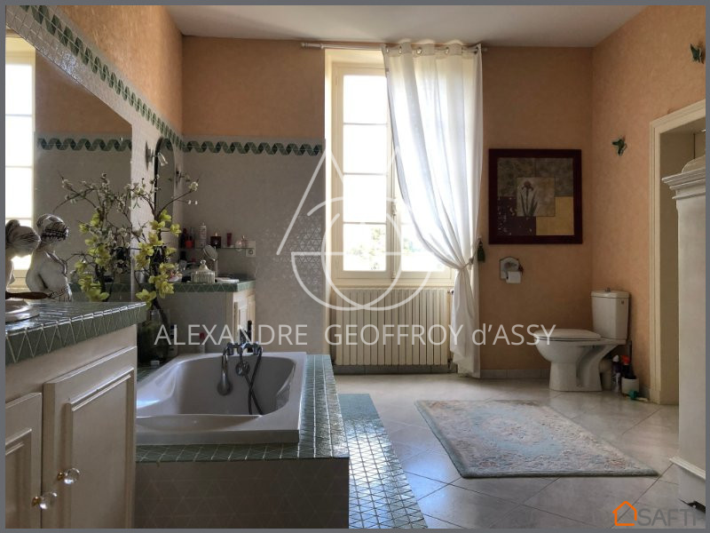 Château XIX° à vendre à 10 minutes du centre d'Angoulême