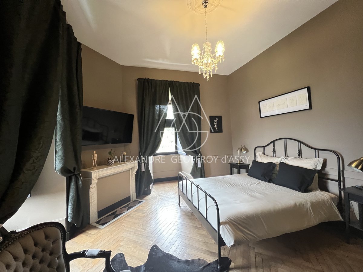 Sublime château XVème entre Le Mans et Tours sur 25 hectares.