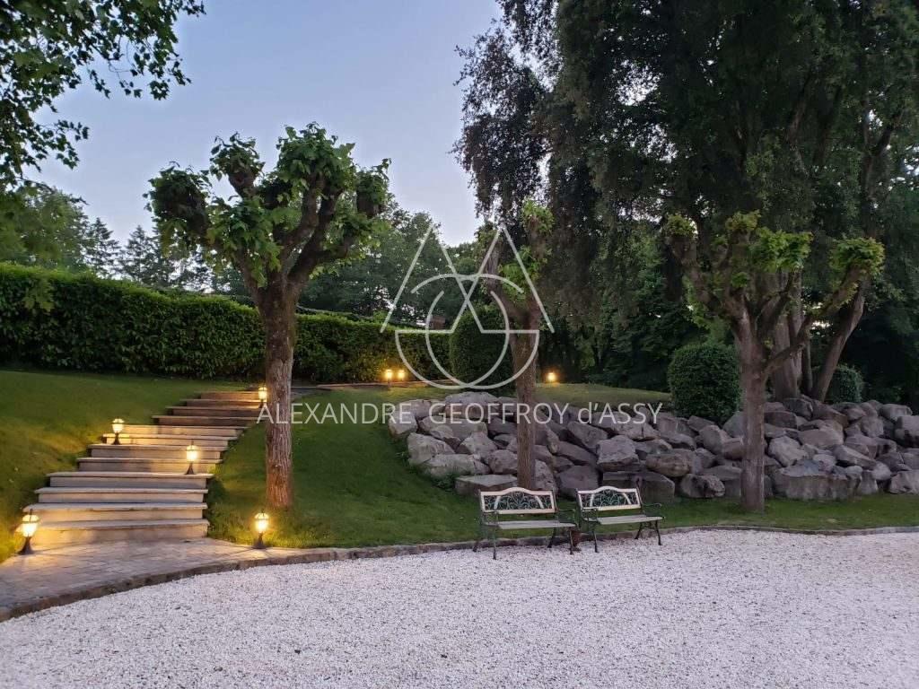 Sublime château XVème entre Le Mans et Tours sur 25 hectares.