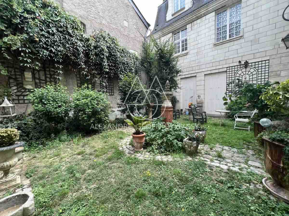 APPARTEMENT D'EXCETION T8  QUARTIER HISTORIQUE DE TOURS