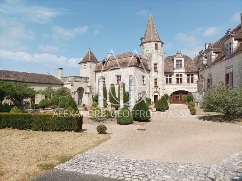 CHATEAU DANS LE LOT ET GARONNE