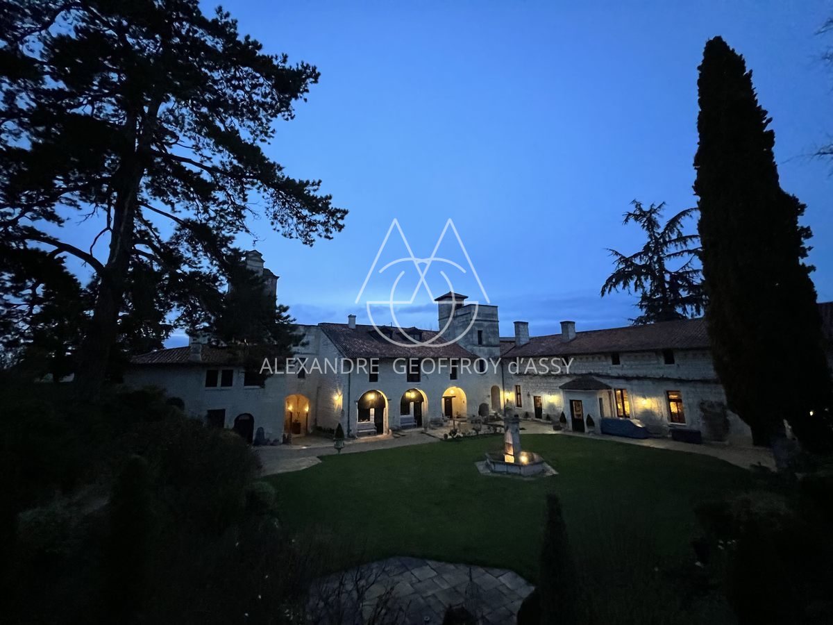 Château médiéval entièrement restauré