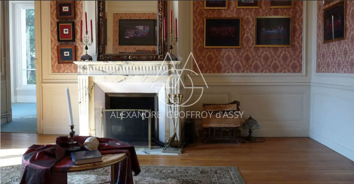 Château XIX° avec nombreux communs sur 8.1 hectares entre Le Mans et Tours