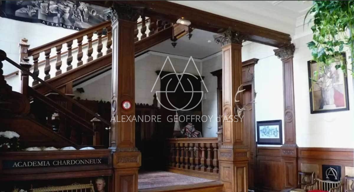 Château XIX° avec nombreux communs sur 8.1 hectares entre Le Mans et Tours