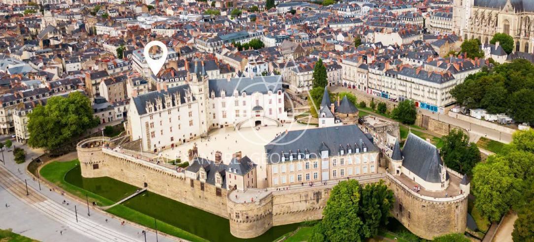 IMMEUBLE Haussmannien en cœur de ville à Nantes