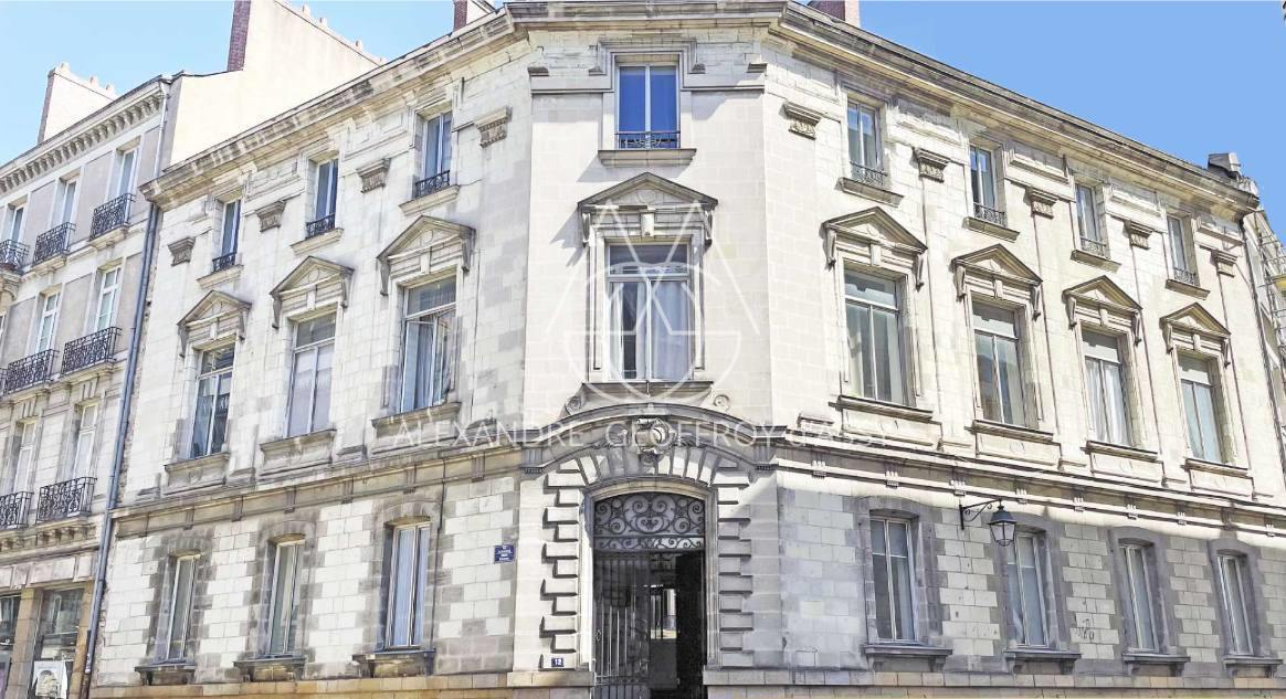 IMMEUBLE Haussmannien en cœur de ville à Nantes