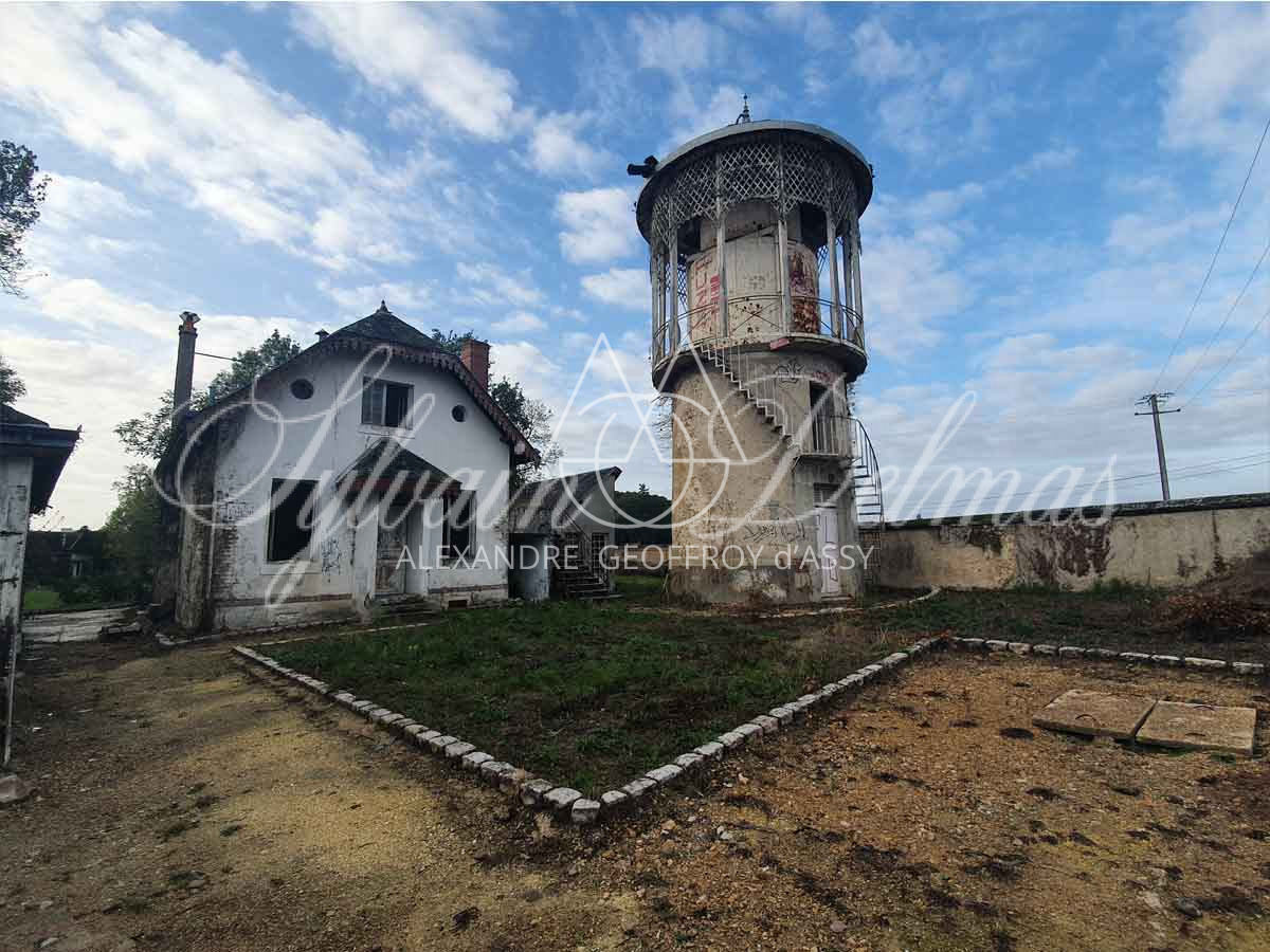 Chateau - 19e - 4400m² - A Restaurer