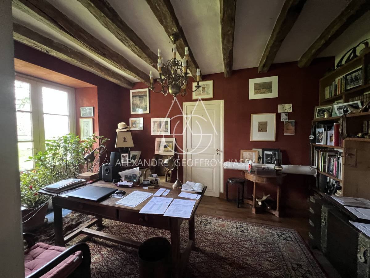 PROPRIETE DE CHARME 375 M²  à 20 minutes de TOURS sur 3 hectares