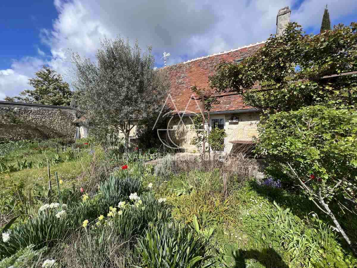 PROPRIETE DE CHARME 375 M²  à 20 minutes de TOURS sur 3 hectares