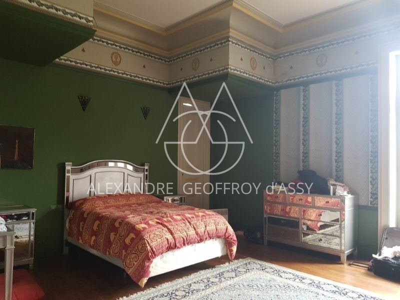 Chateau - 30 pièces - 1600m²
