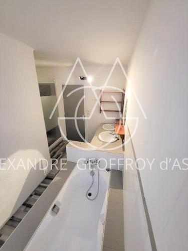 GRAND GITE à quelques minutes des plages de la Méditerranée a sasir 