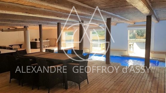 GRAND GITE à quelques minutes des plages de la Méditerranée a sasir 