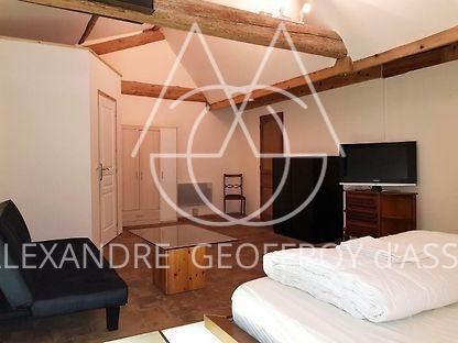 GRAND GITE à quelques minutes des plages de la Méditerranée a sasir 