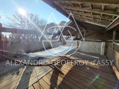 GRAND GITE à quelques minutes des plages de la Méditerranée a sasir 