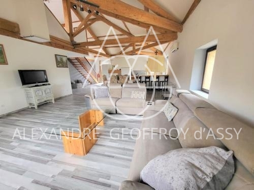 GRAND GITE à quelques minutes des plages de la Méditerranée a sasir 