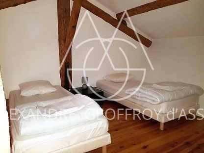 GRAND GITE à quelques minutes des plages de la Méditerranée a sasir 