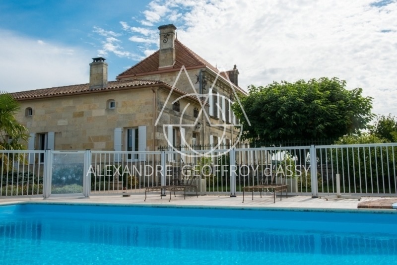 Château XIX° gîtes, chambres d'hôtes et vignoble dans le Bordelais.