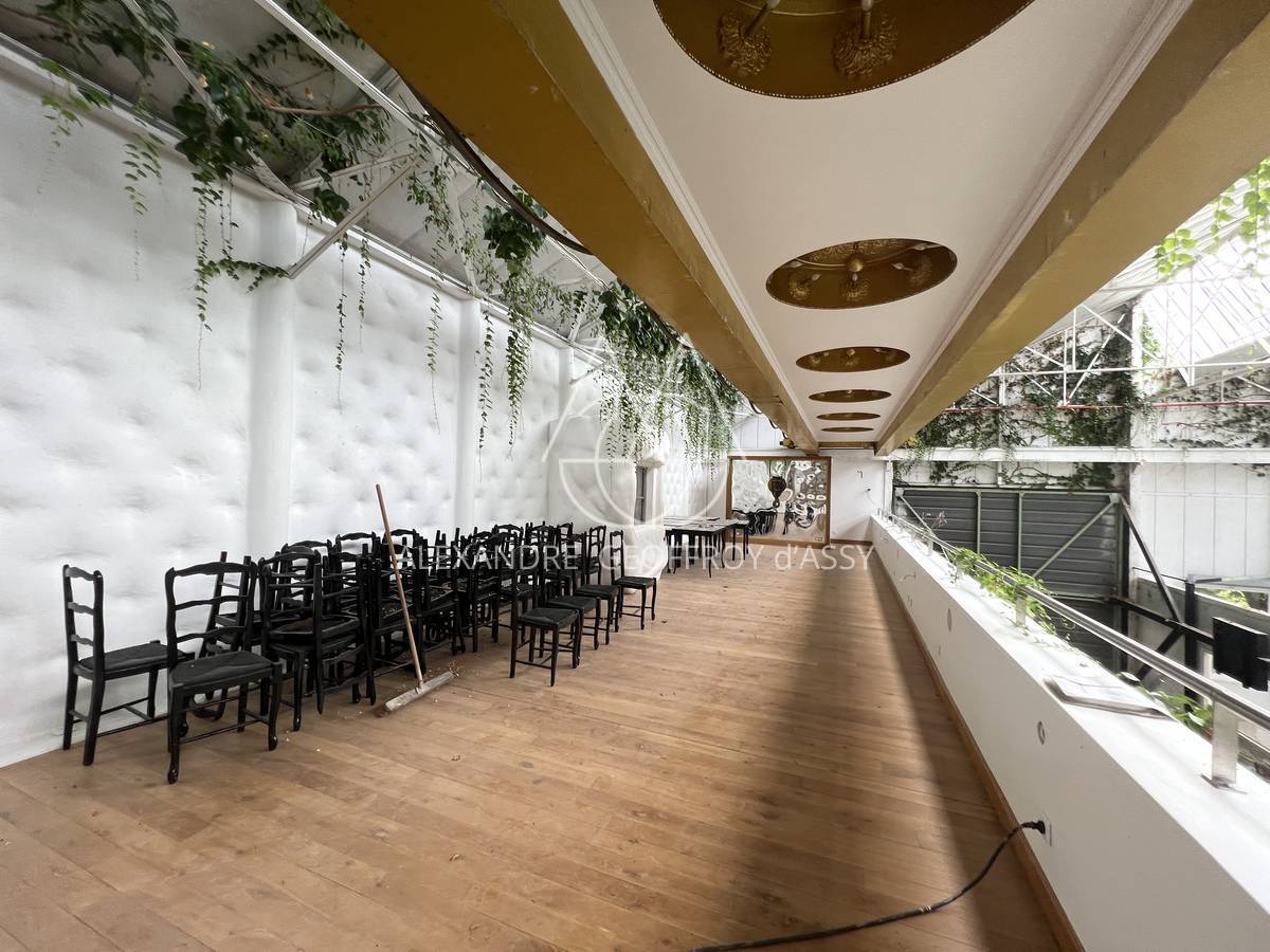 Complexe château du XIX° gîtes et ancienne usine transformée en salle de réception