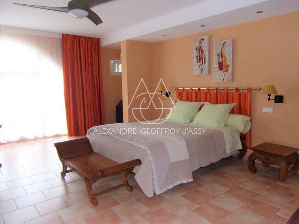 Mas d'exception - 420m² - Parc clos 1Ha