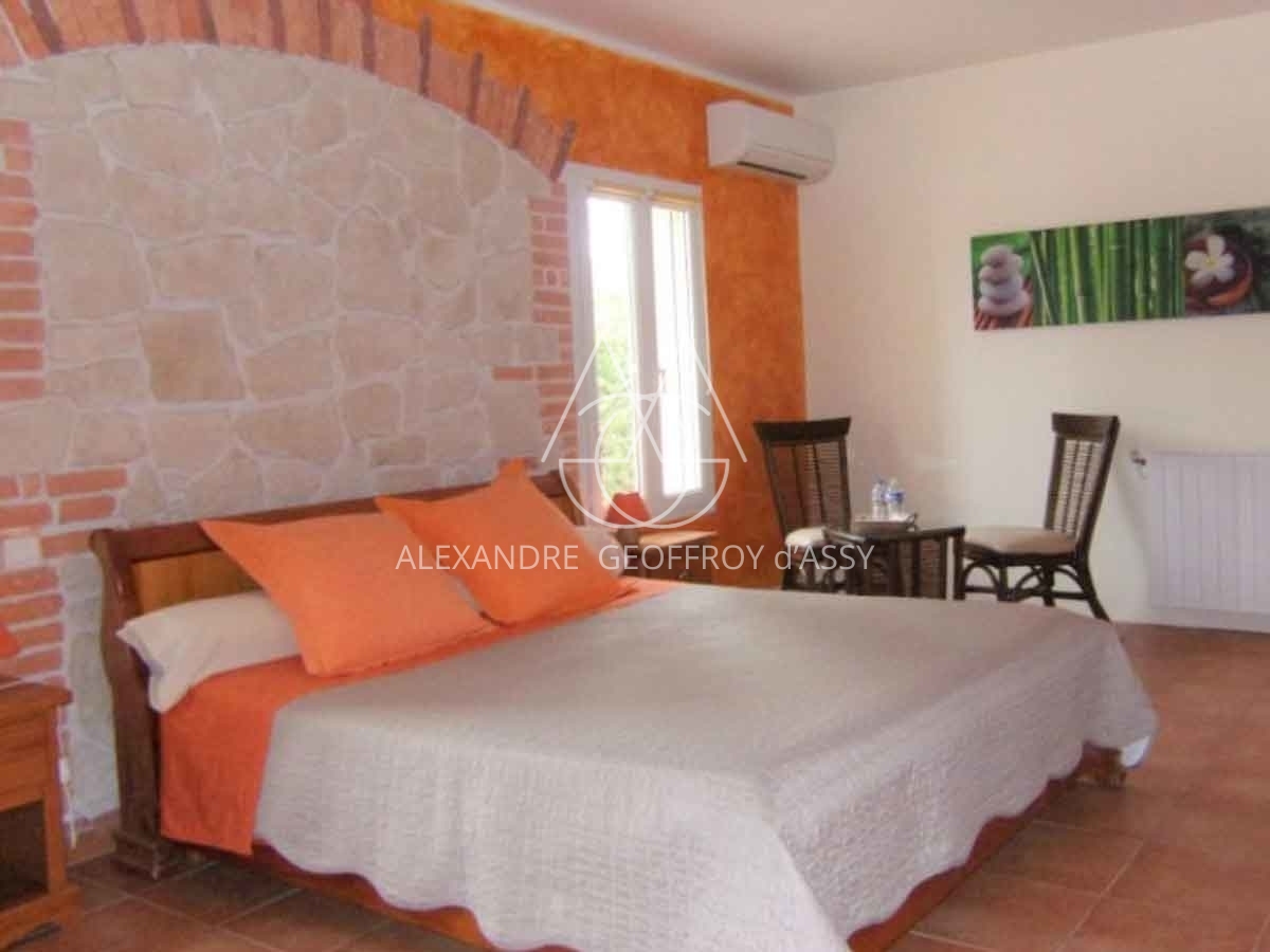 Mas d'exception - 420m² - Parc clos 1Ha