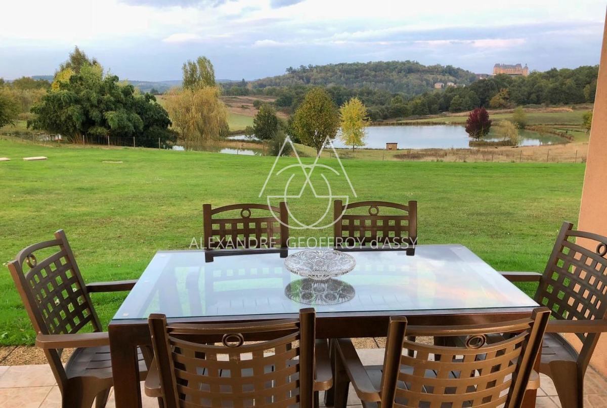 Complexe hôtelier 14 gites 47 CH centre de vacances proche de Périgueux.