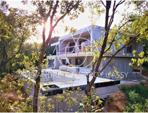 VILLA D'EXCEPTION A LA CROIX VALMER