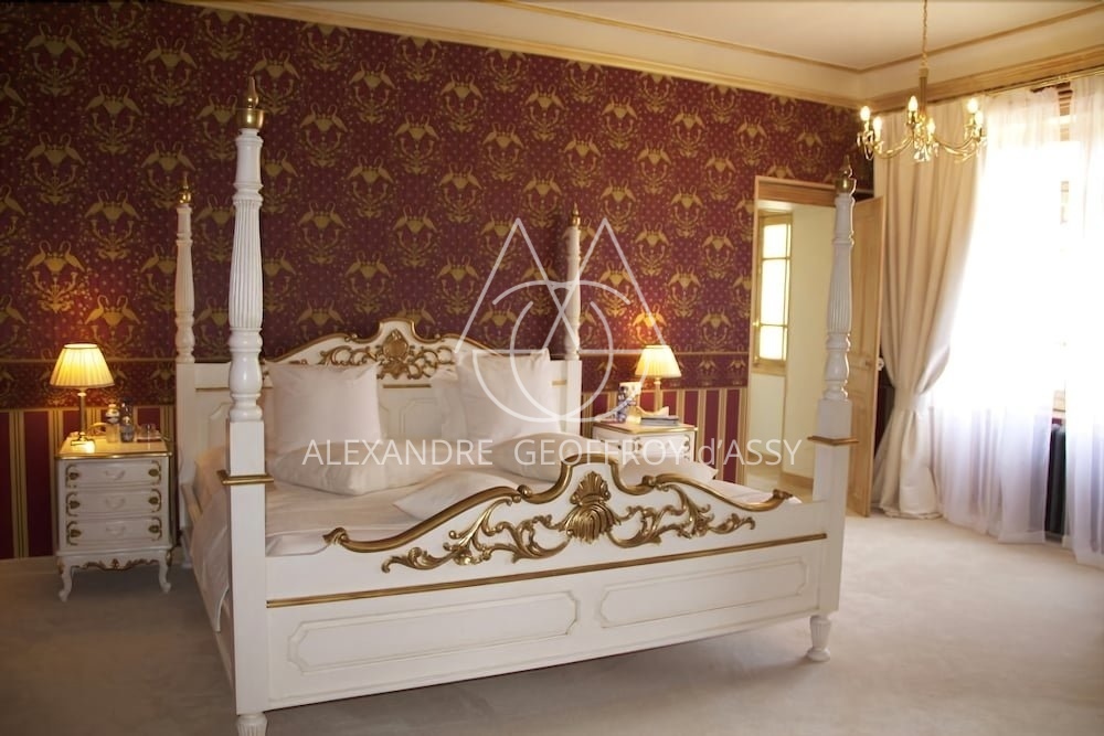 Château du XV / XVIII et XIXème à la jonction des régions Bourgogne et Auvergne