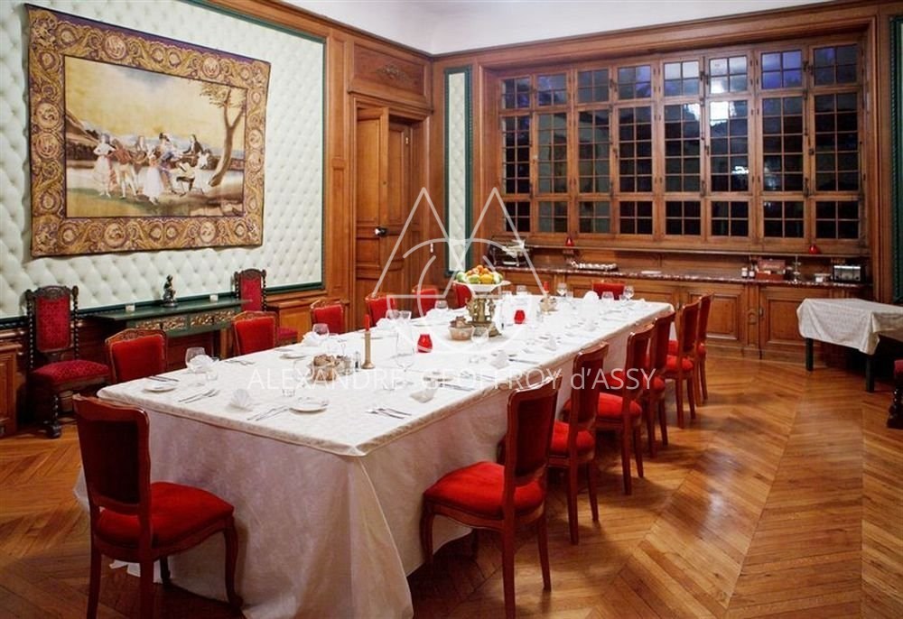 Château du XV / XVIII et XIXème à la jonction des régions Bourgogne et Auvergne