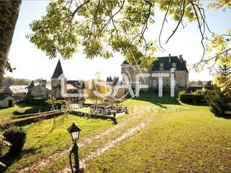 Chateau - 25 pièces - 1500m²