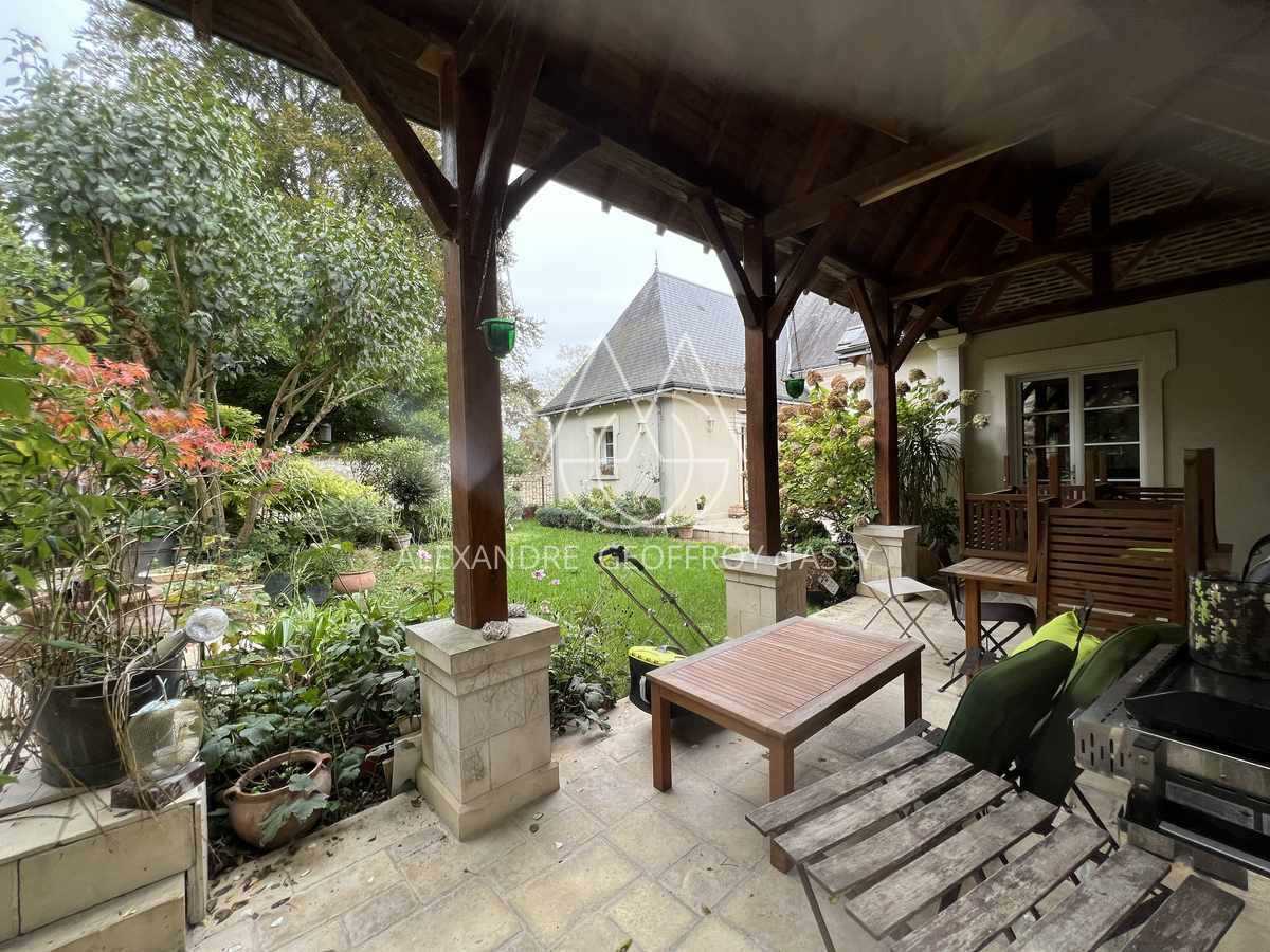 Maison contemporaine de 320M² et 500M² de jardin proche quartier Cathédrale