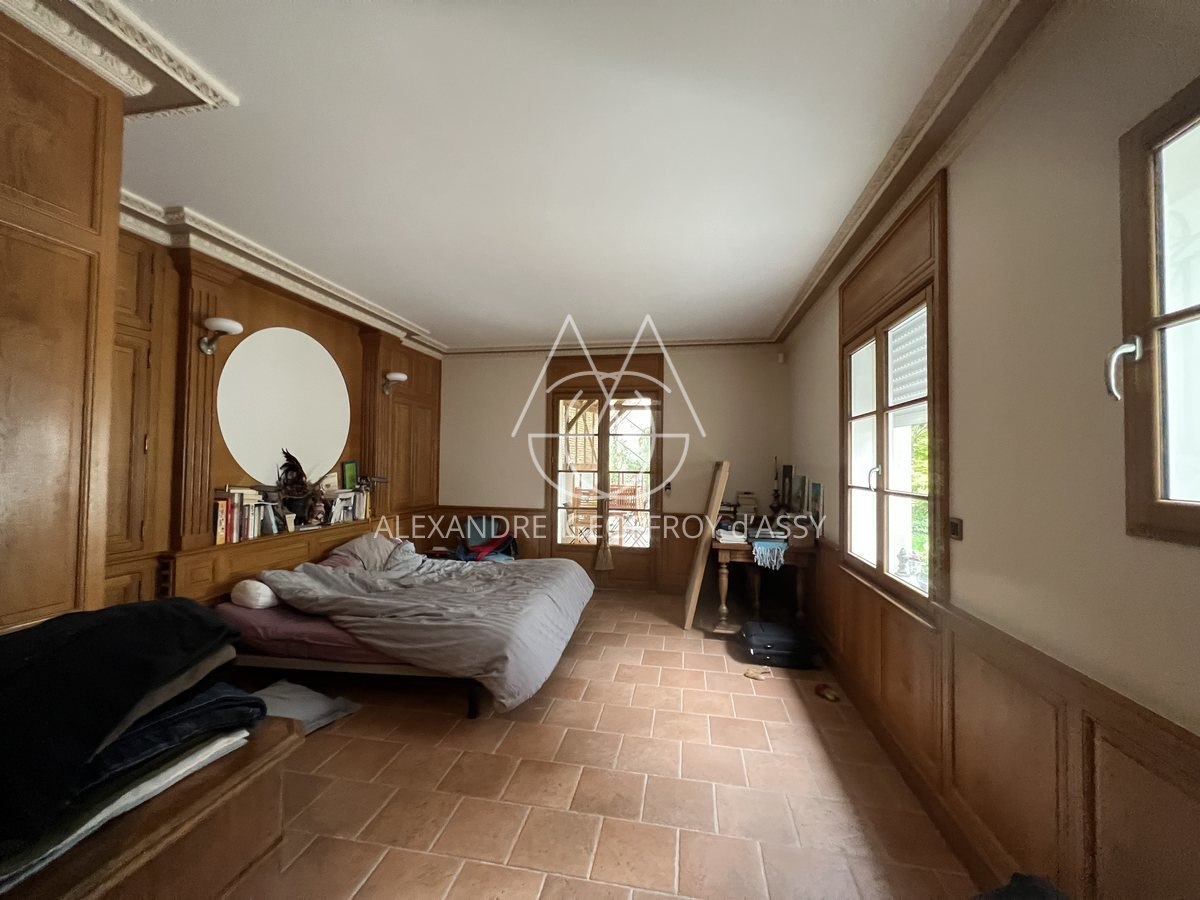 Maison contemporaine de 320M² et 500M² de jardin proche quartier Cathédrale