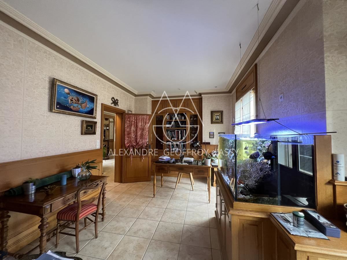 Maison contemporaine de 320M² et 500M² de jardin proche quartier Cathédrale