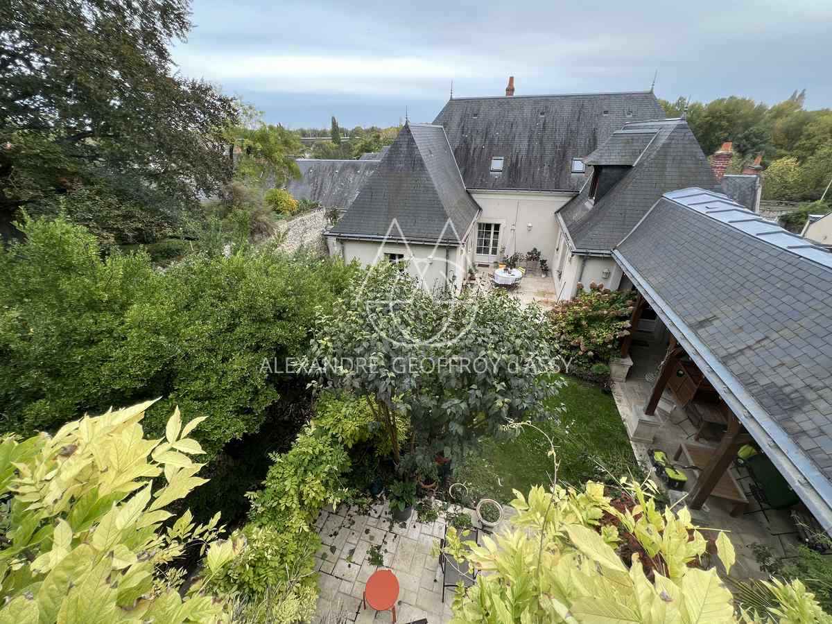 Maison contemporaine de 320M² et 500M² de jardin proche quartier Cathédrale