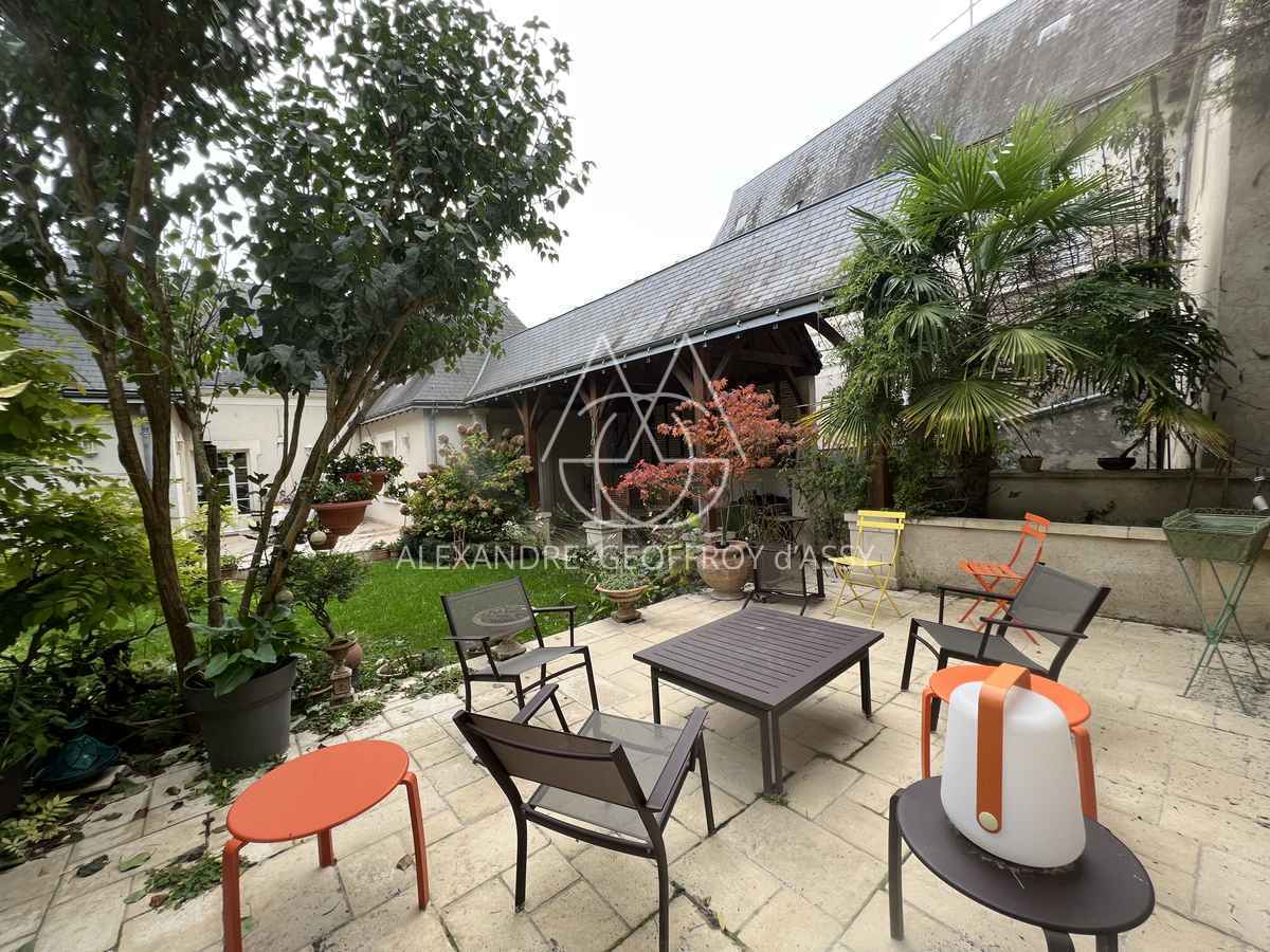 Maison contemporaine de 320M² et 500M² de jardin proche quartier Cathédrale