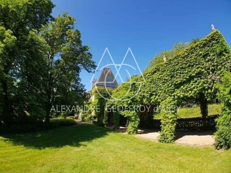 Chateau - 15 pièces - 1200m²