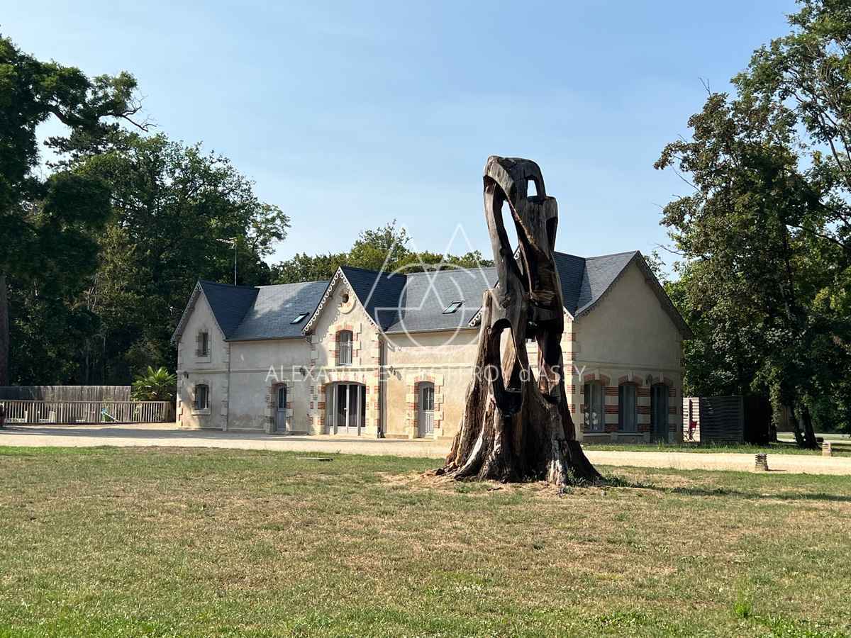 Château XIX° chambres d'hôtes et salle de réception 400M²