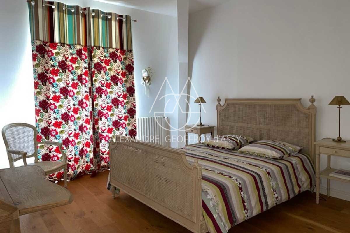 Ancien moulin rénové - 312m² habitables - Parc arboré 7300 m²