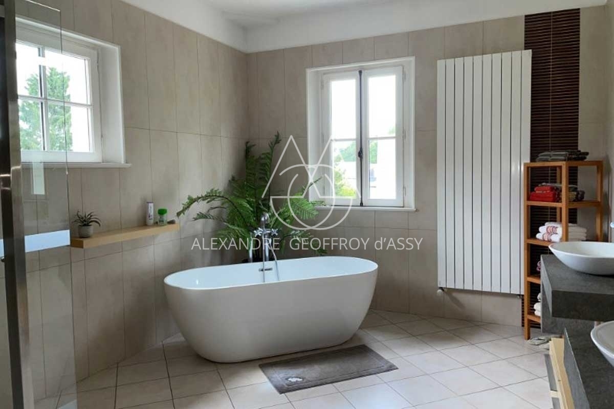 Ancien moulin rénové - 312m² habitables - Parc arboré 7300 m²