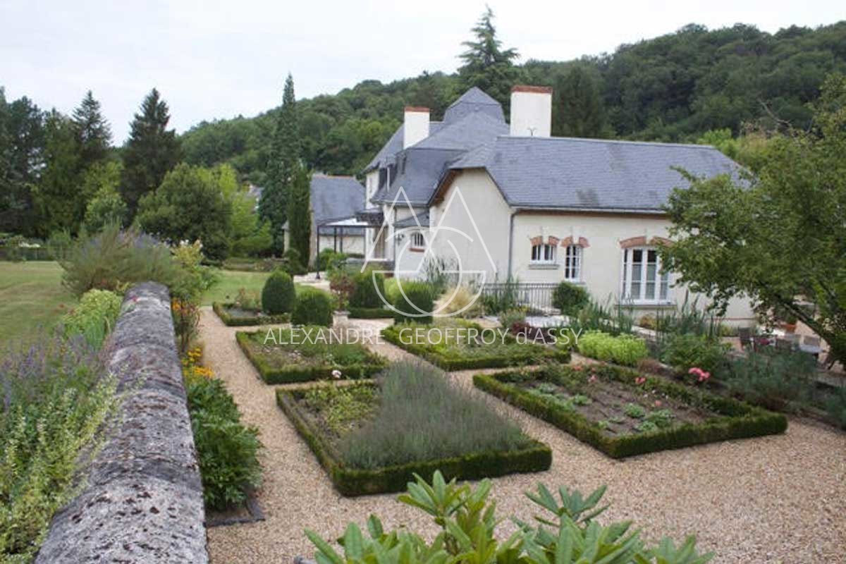 Ancien moulin rénové - 312m² habitables - Parc arboré 7300 m²