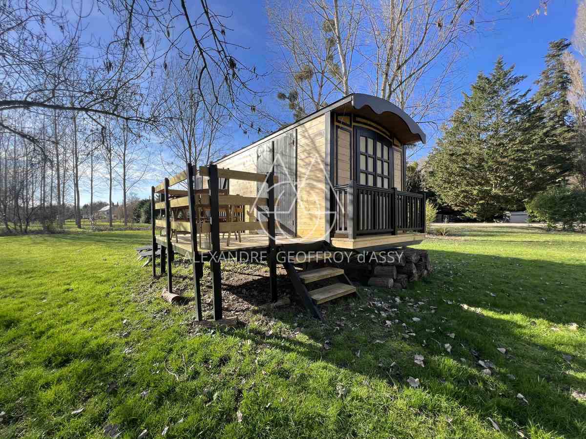 EXTRAORDINAIRE MOULIN DU XIX° 700M² HAB. sur 1.4 Hectares en bord de rivière.