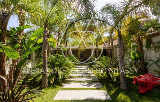 VILLA D'EXCEPTION A RAMATUELLE