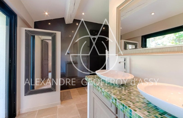 VILLA D'EXCEPTION A RAMATUELLE