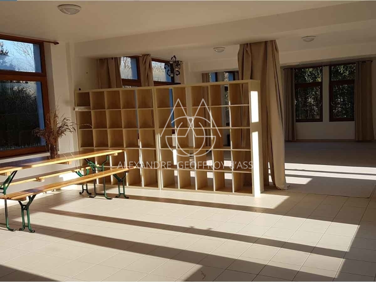 Chateau - 988m² - 30 Ha