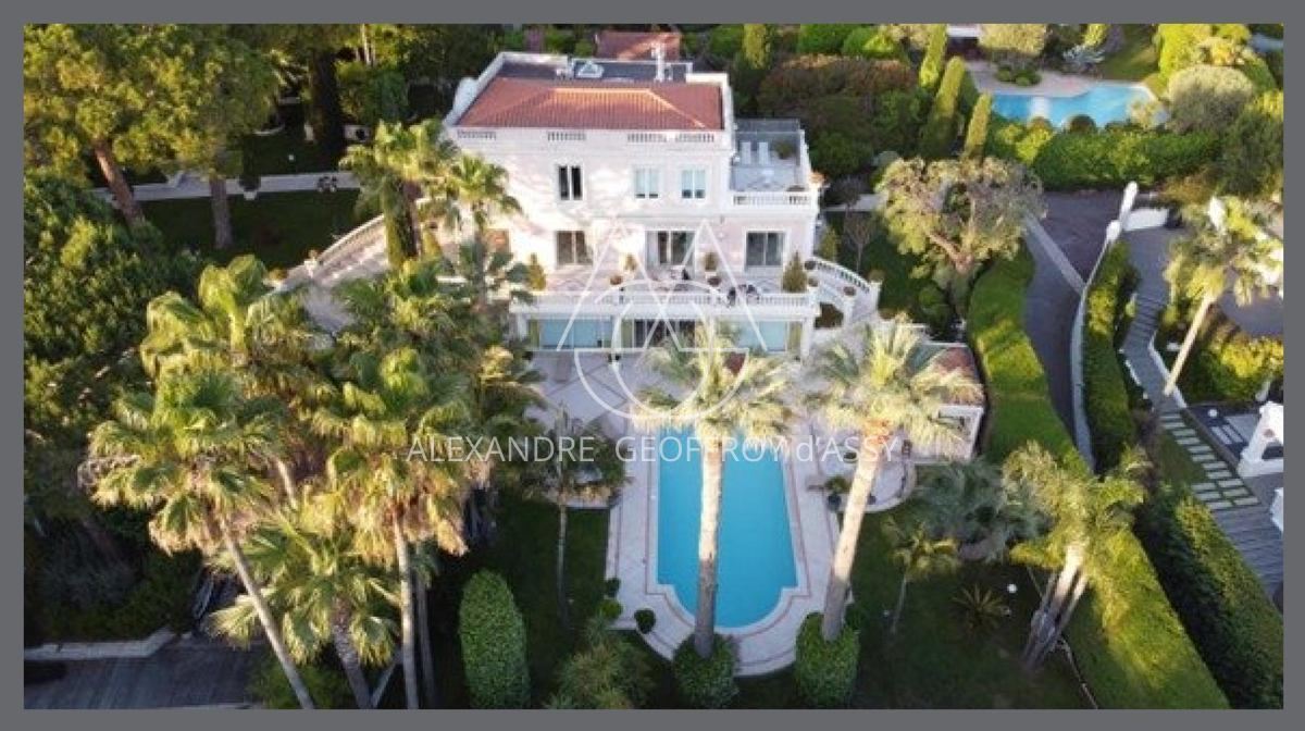 VILLA D'EXCEPTION À ANTIBE