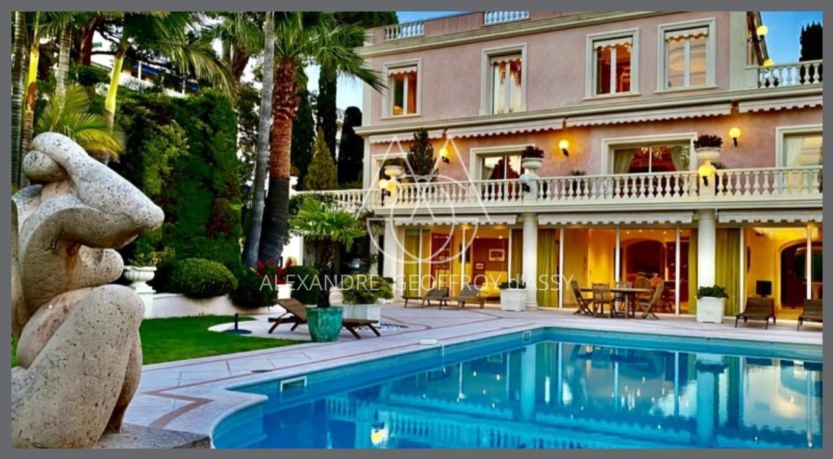 VILLA D'EXCEPTION À ANTIBE