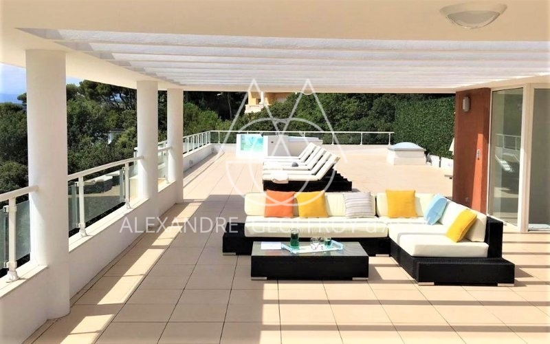 VILLA D'EXCEPTION A CANNES