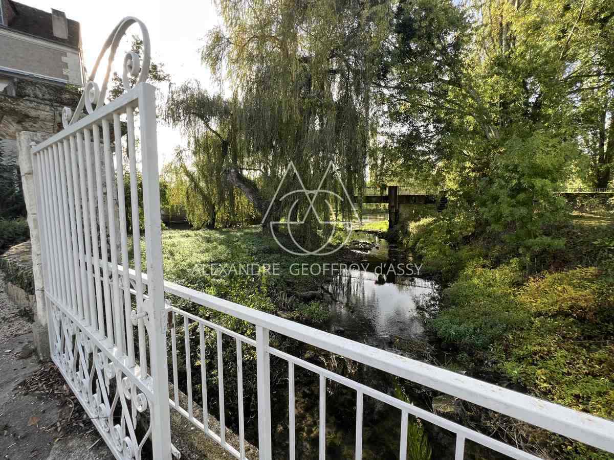  Un paradis sur terre et sur l'eau...  Moulin du XV° restauré