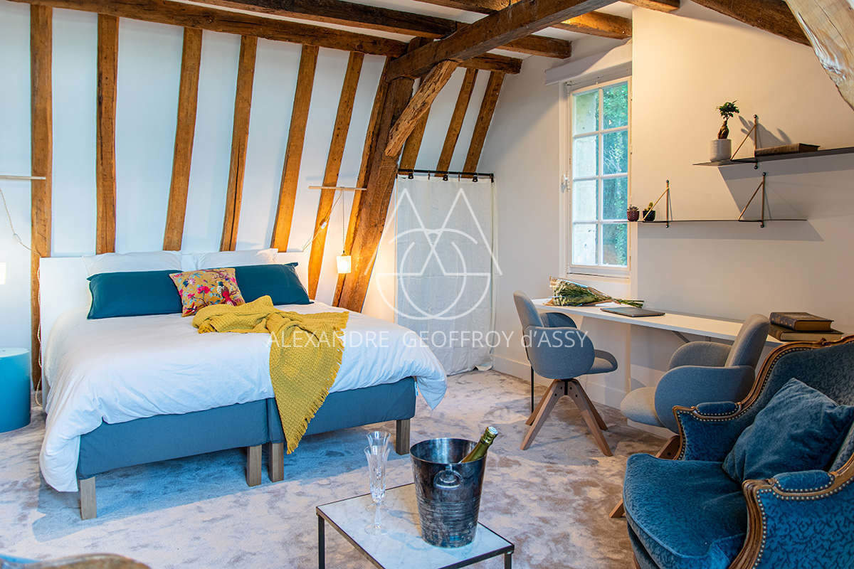 À Vendre : Majestueux Château Entièrement Restauré Proche Tours